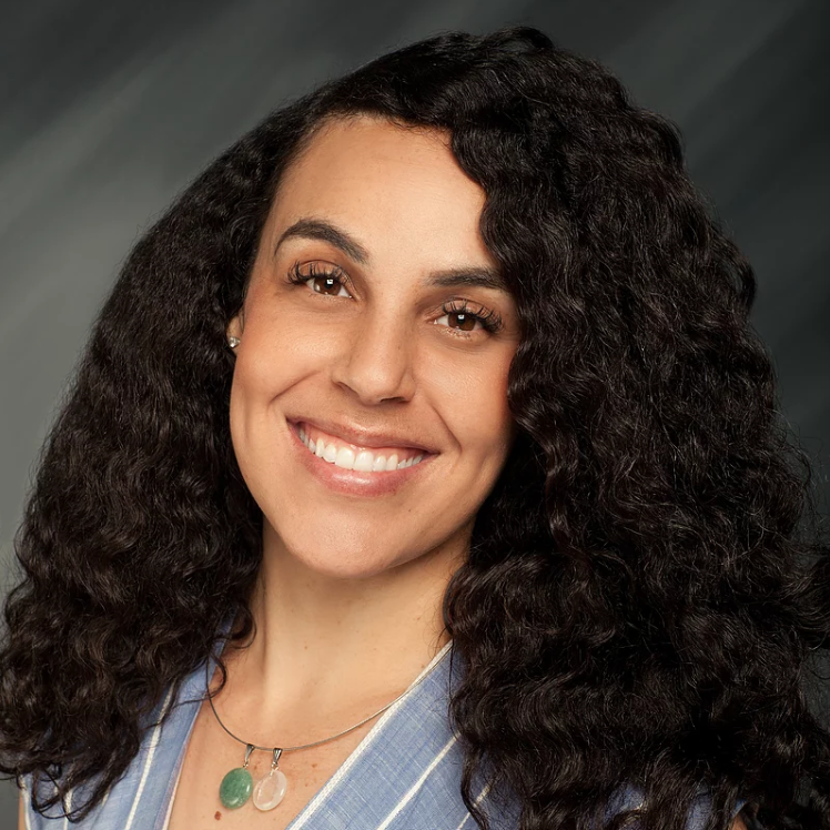 Headshot of Jessie Lynn - business strategist.